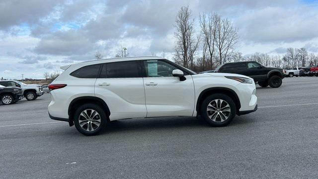 used 2021 Toyota Highlander car, priced at $30,500