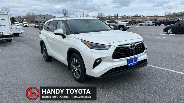 used 2021 Toyota Highlander car, priced at $30,500