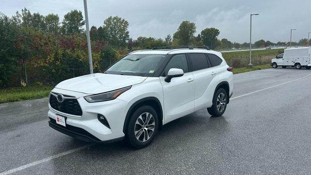 used 2023 Toyota Highlander car, priced at $38,500