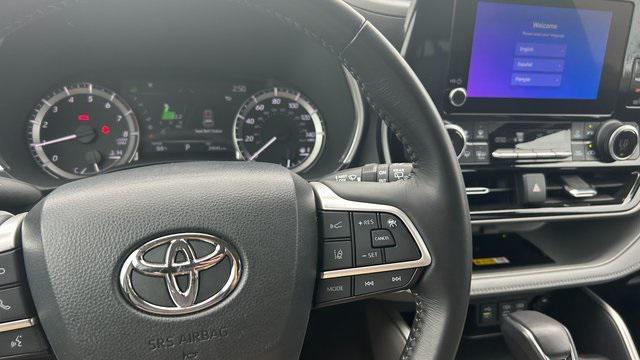 used 2023 Toyota Highlander car, priced at $38,500