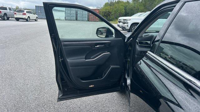 used 2023 Toyota Highlander car, priced at $41,000