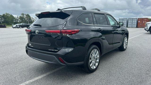 used 2023 Toyota Highlander car, priced at $41,000