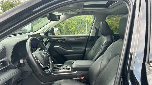 used 2023 Toyota Highlander car, priced at $41,000