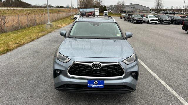 used 2022 Toyota Highlander car, priced at $35,995