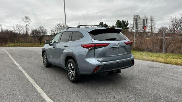 used 2022 Toyota Highlander car, priced at $35,995