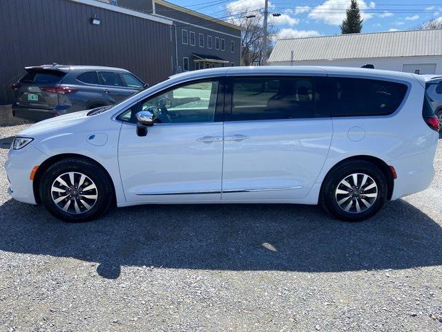 used 2023 Chrysler Pacifica Hybrid car, priced at $31,500