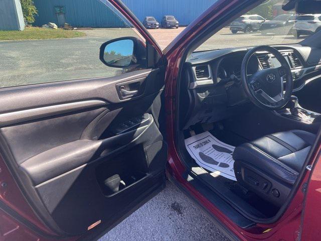 used 2019 Toyota Highlander car, priced at $21,500