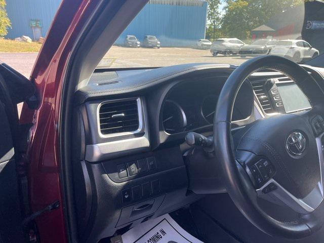 used 2019 Toyota Highlander car, priced at $21,500