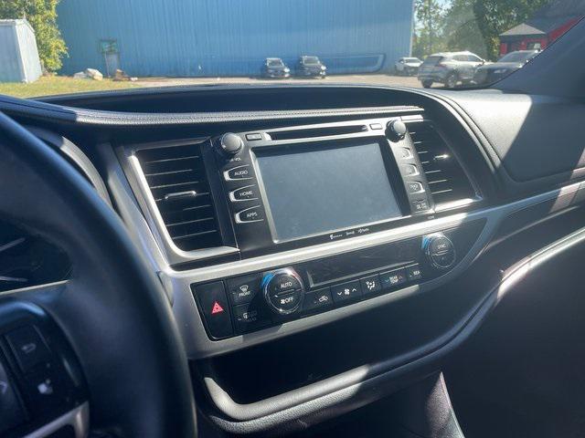 used 2019 Toyota Highlander car, priced at $21,500