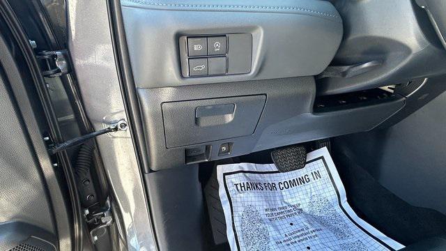 used 2023 Toyota Highlander car, priced at $39,500