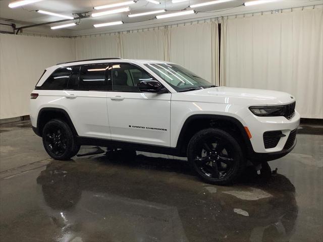 new 2025 Jeep Grand Cherokee car, priced at $46,150