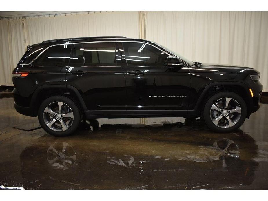 new 2024 Jeep Grand Cherokee car, priced at $58,574