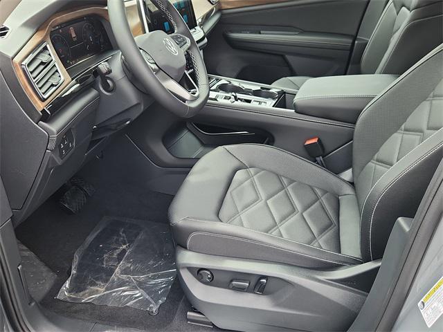new 2025 Volkswagen Atlas car, priced at $44,963