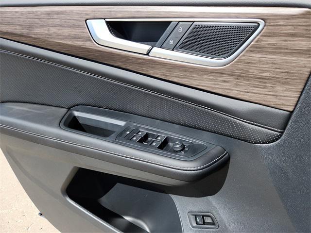 new 2026 Volkswagen Atlas car, priced at $49,245