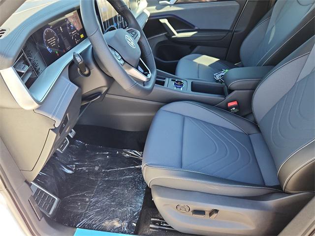 new 2025 Volkswagen Tiguan car, priced at $36,654