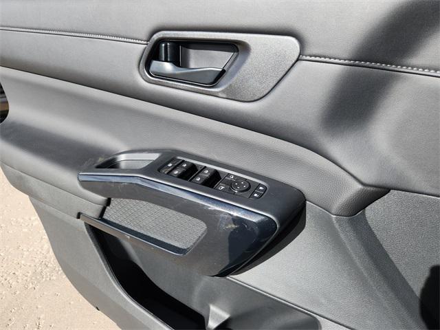 new 2025 Nissan Pathfinder car, priced at $35,980