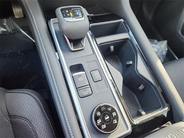 new 2025 Nissan Pathfinder car, priced at $35,980