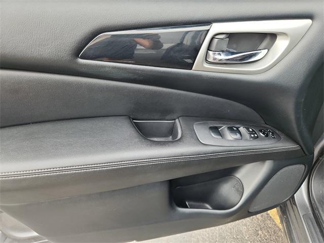 used 2020 Nissan Pathfinder car, priced at $15,999