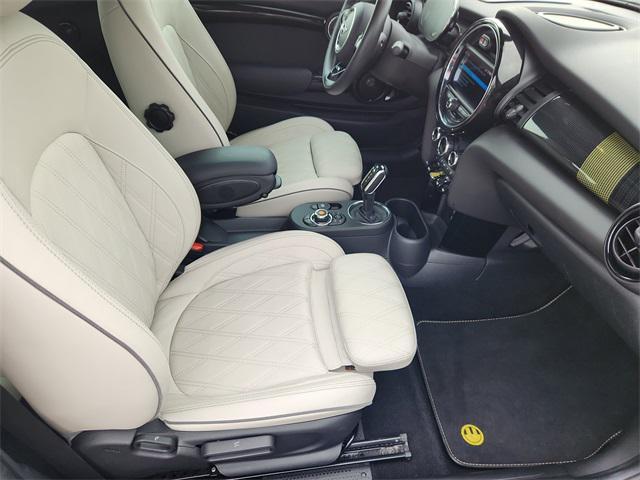 used 2021 MINI Hardtop car, priced at $23,999