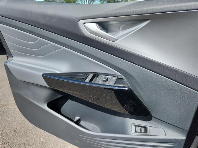 new 2025 Volkswagen ID.4 car, priced at $49,672