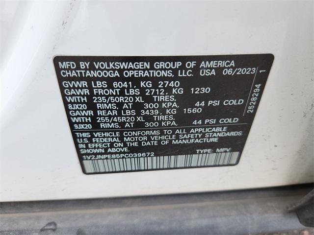 used 2023 Volkswagen ID.4 car, priced at $28,999