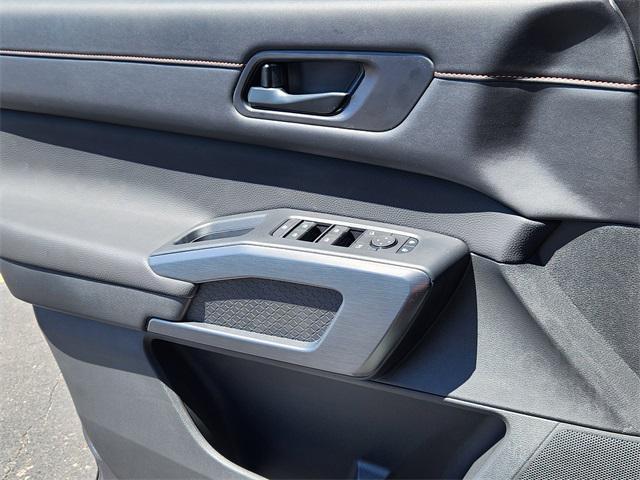 new 2025 Nissan Pathfinder car, priced at $42,725
