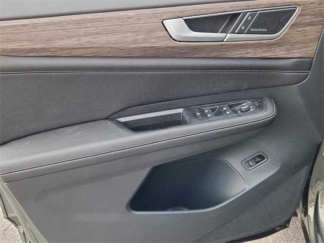 new 2025 Volkswagen Atlas car, priced at $49,084