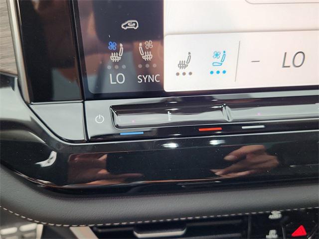 new 2025 Volkswagen Atlas car, priced at $49,084