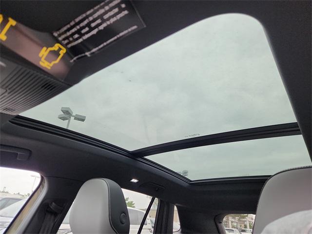 new 2025 Volkswagen Tiguan car, priced at $37,742