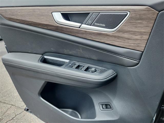 new 2025 Volkswagen Atlas car, priced at $53,682