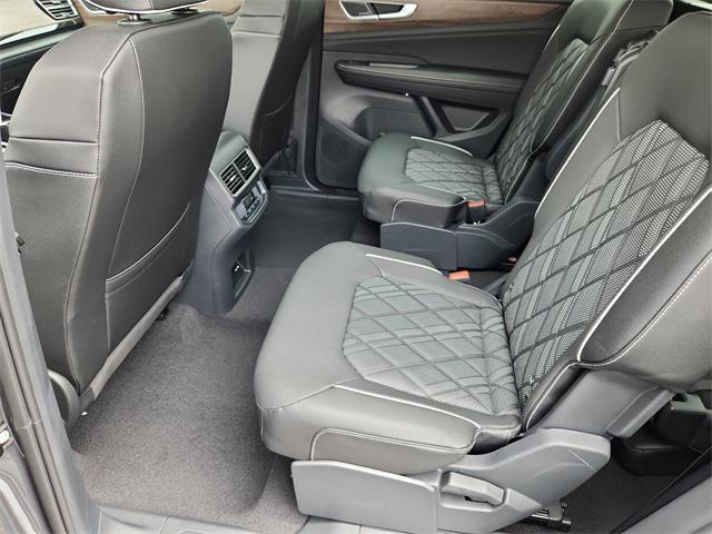 new 2025 Volkswagen Atlas car, priced at $53,682