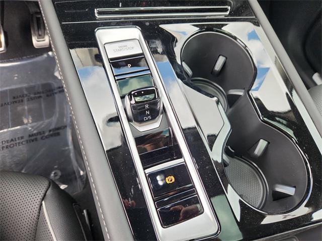 new 2025 Volkswagen Atlas car, priced at $53,682