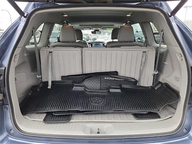 used 2019 Toyota Highlander car, priced at $25,737