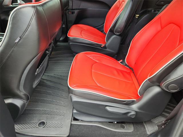 used 2021 Chrysler Pacifica Hybrid car, priced at $25,443