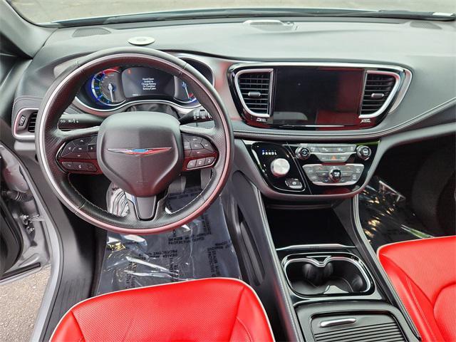 used 2021 Chrysler Pacifica Hybrid car, priced at $25,443
