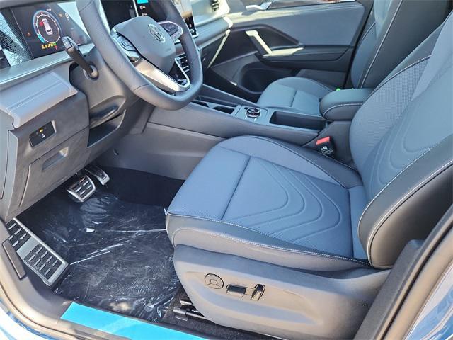 new 2025 Volkswagen Tiguan car, priced at $36,654