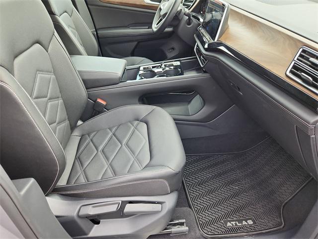 used 2024 Volkswagen Atlas car, priced at $35,253
