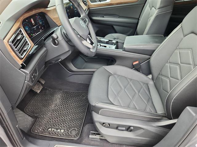used 2024 Volkswagen Atlas car, priced at $35,253
