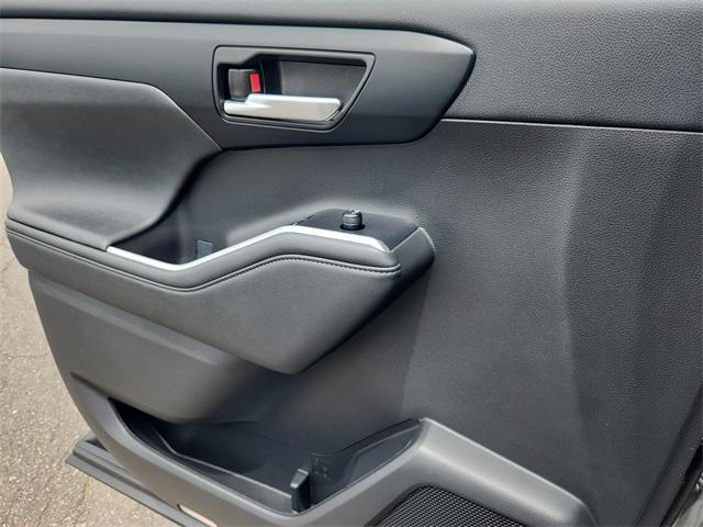 used 2023 Toyota Highlander car, priced at $37,363