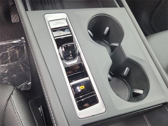 new 2025 Volkswagen Atlas car, priced at $40,036