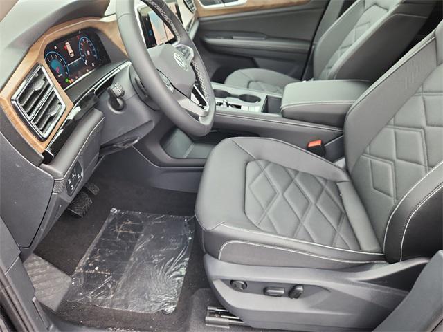 new 2025 Volkswagen Atlas car, priced at $40,036