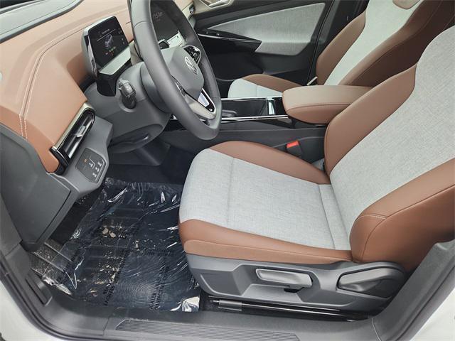 new 2025 Volkswagen ID.4 car, priced at $44,182