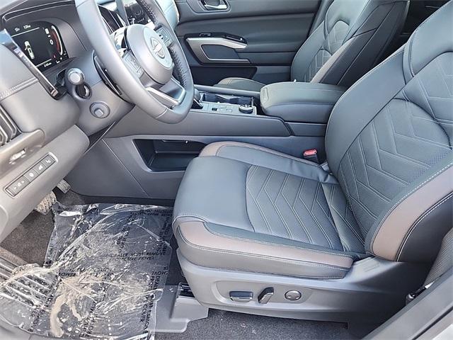 new 2025 Nissan Pathfinder car, priced at $49,723