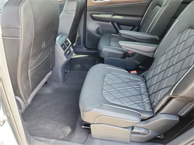 new 2025 Volkswagen Atlas car, priced at $52,151