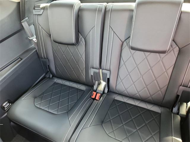 new 2025 Volkswagen Atlas car, priced at $52,151