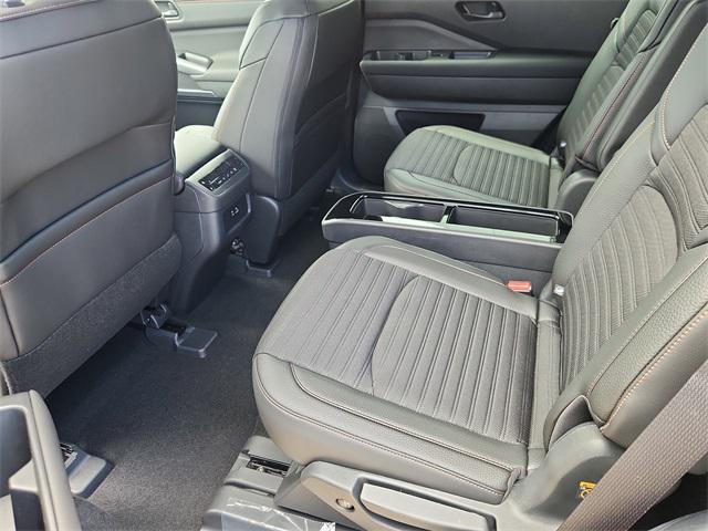 new 2025 Nissan Pathfinder car, priced at $43,260