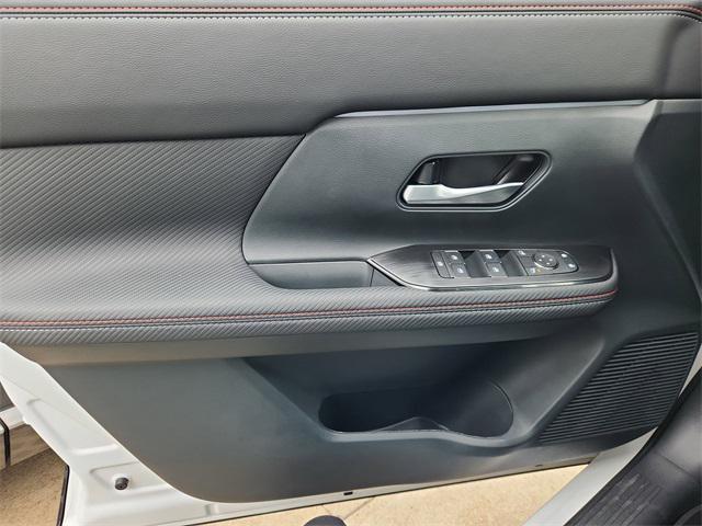 new 2025 Nissan Kicks car, priced at $31,930