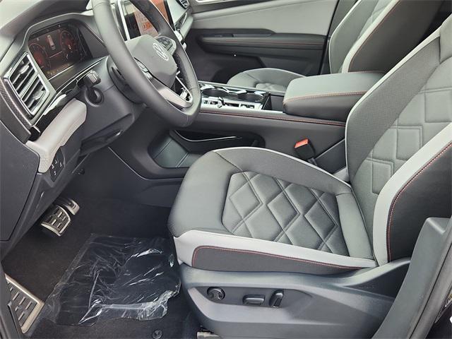 new 2025 Volkswagen Atlas car, priced at $46,577