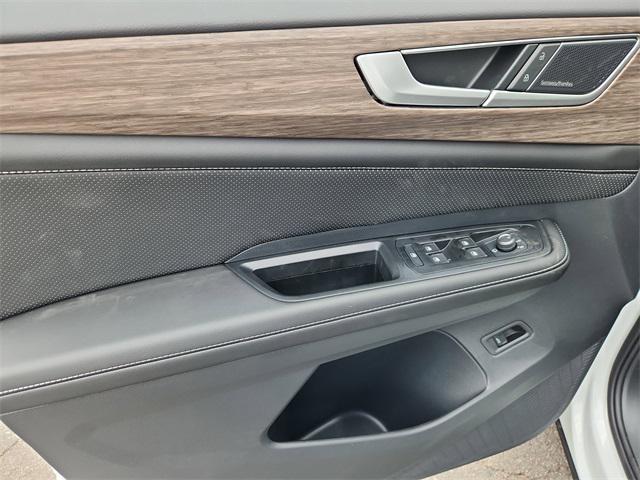 new 2025 Volkswagen Atlas car, priced at $51,863