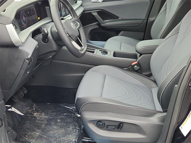 new 2025 Volkswagen Tiguan car, priced at $32,933